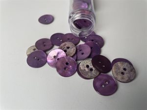 Farvet perlemor knap - lys lavendel, 15 mm